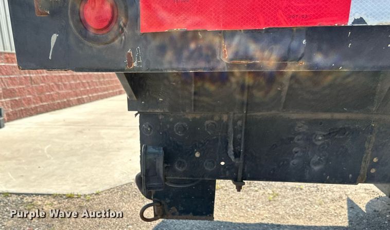 image for item EB2756 2003 International 4400 flatbed truck