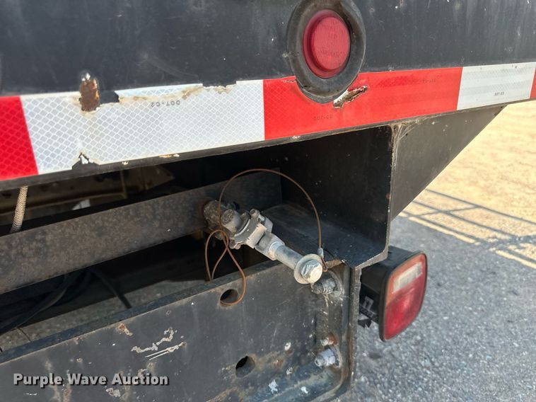 image for item EB2756 2003 International 4400 flatbed truck