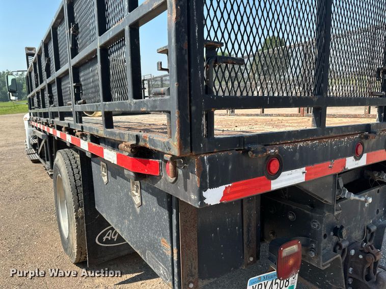 image for item EB2756 2003 International 4400 flatbed truck