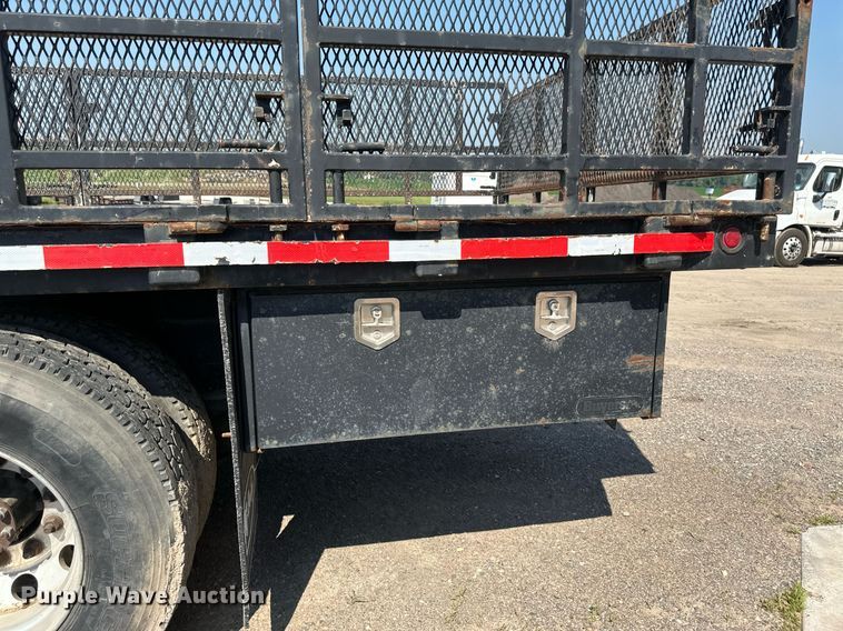 image for item EB2756 2003 International 4400 flatbed truck