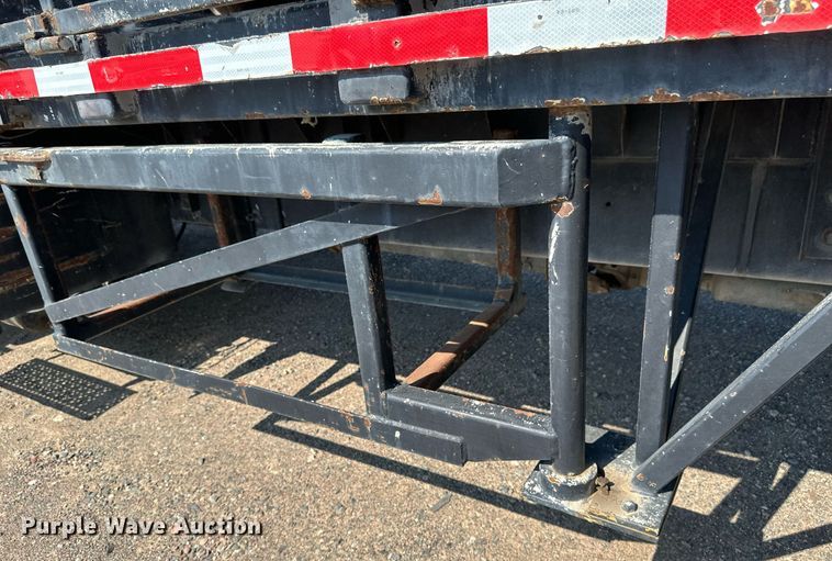 image for item EB2756 2003 International 4400 flatbed truck