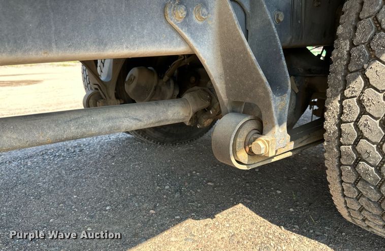 image for item EB2756 2003 International 4400 flatbed truck