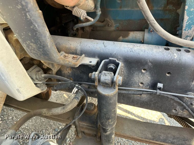 image for item EB2756 2003 International 4400 flatbed truck