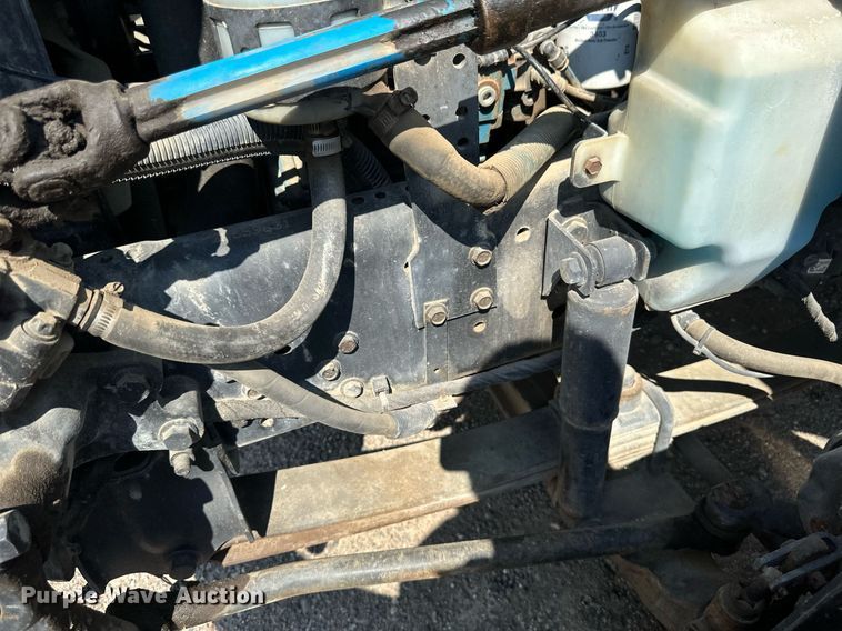 image for item EB2756 2003 International 4400 flatbed truck