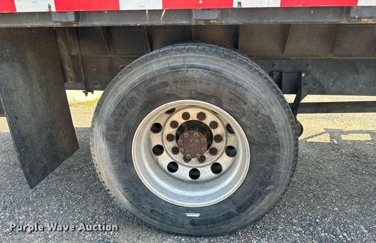 image for item EB2756 2003 International 4400 flatbed truck