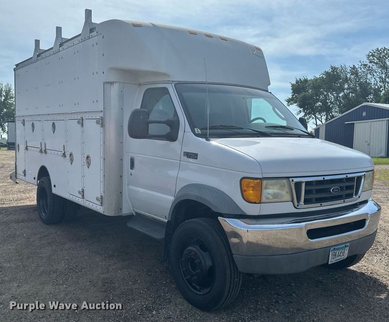 image for item EB2757 2003 Ford E550 utility / service truck