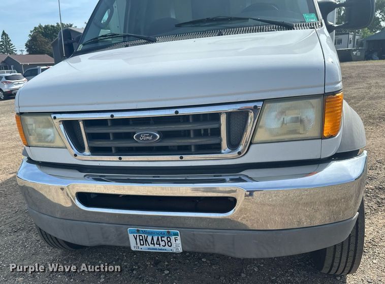 image for item EB2757 2003 Ford E550 utility / service truck