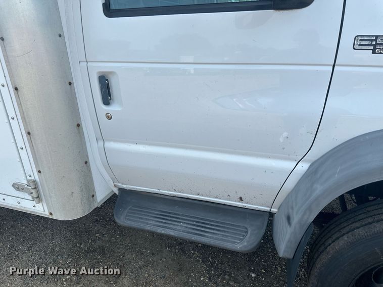 image for item EB2757 2003 Ford E550 utility / service truck