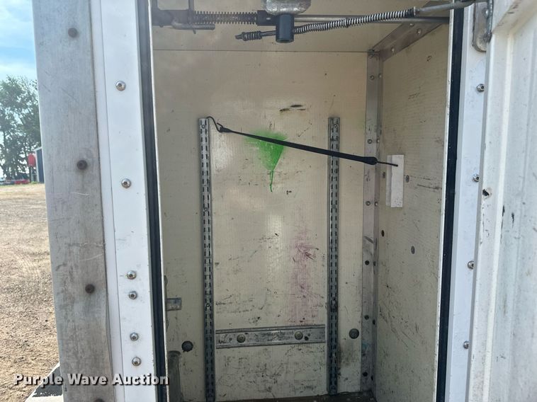 image for item EB2757 2003 Ford E550 utility / service truck