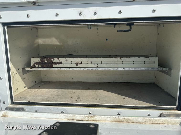 image for item EB2757 2003 Ford E550 utility / service truck