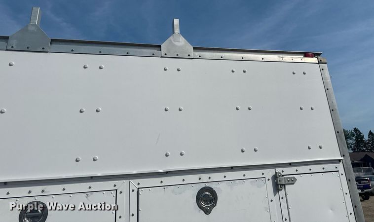 image for item EB2757 2003 Ford E550 utility / service truck