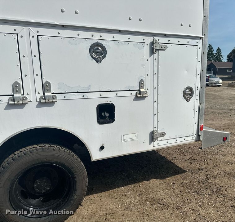 image for item EB2757 2003 Ford E550 utility / service truck