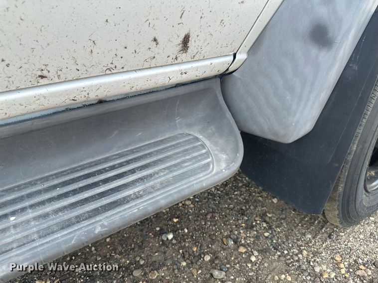 image for item EB2757 2003 Ford E550 utility / service truck