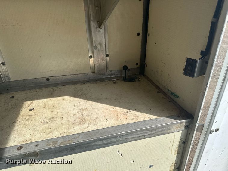 image for item EB2757 2003 Ford E550 utility / service truck