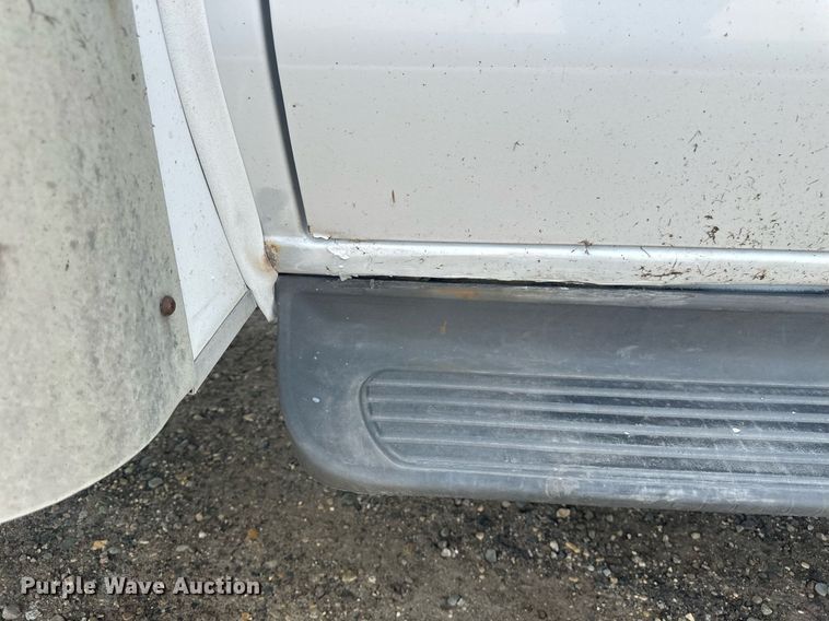 image for item EB2757 2003 Ford E550 utility / service truck