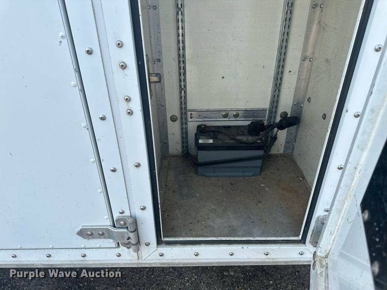 image for item EB2757 2003 Ford E550 utility / service truck