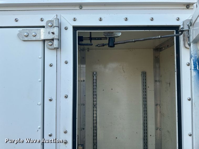 image for item EB2757 2003 Ford E550 utility / service truck