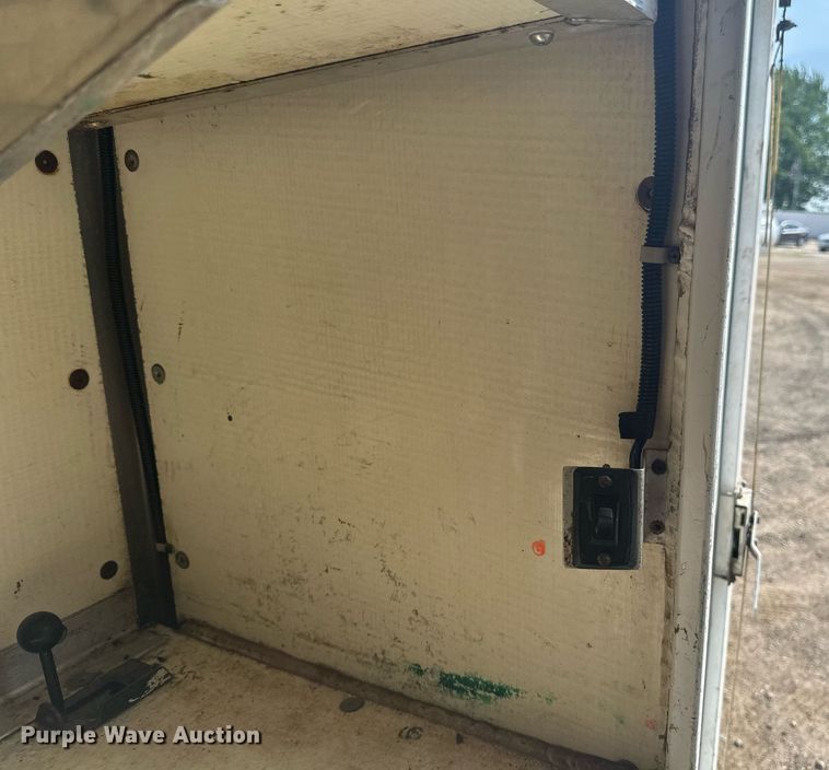 image for item EB2757 2003 Ford E550 utility / service truck