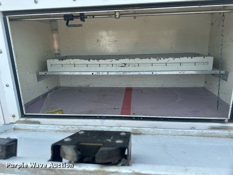 image for item EB2757 2003 Ford E550 utility / service truck