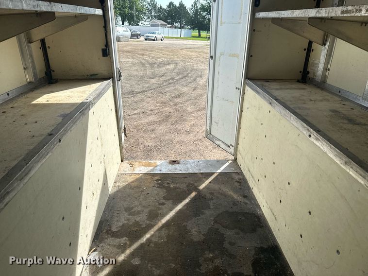 image for item EB2757 2003 Ford E550 utility / service truck