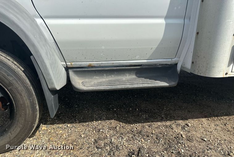 image for item EB2757 2003 Ford E550 utility / service truck