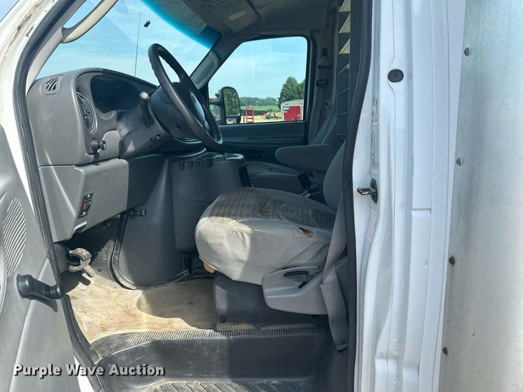 image for item EB2757 2003 Ford E550 utility / service truck