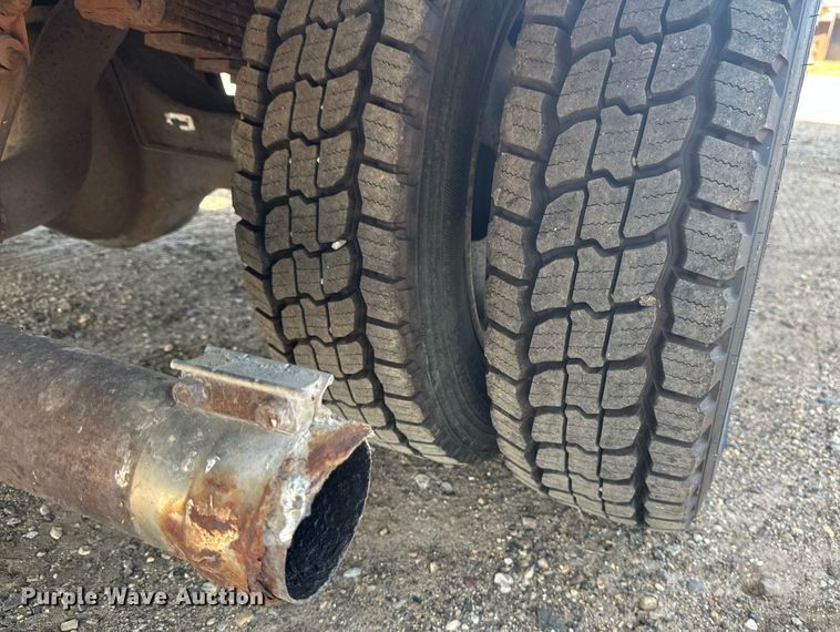 image for item EB2757 2003 Ford E550 utility / service truck