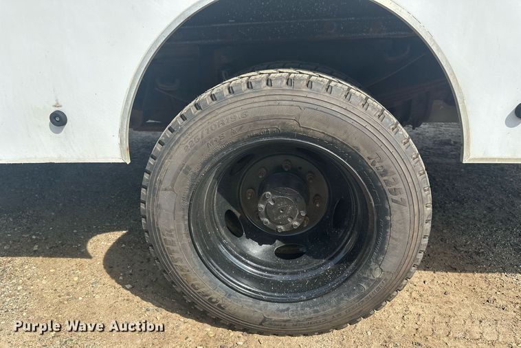 image for item EB2757 2003 Ford E550 utility / service truck