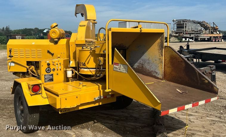 image for item EB2759 Vermeer 1250 wood chipper