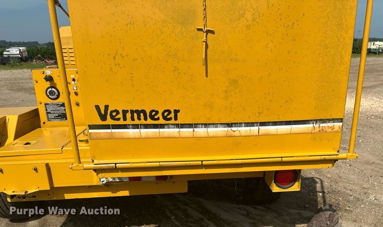 image for item EB2759 Vermeer 1250 wood chipper