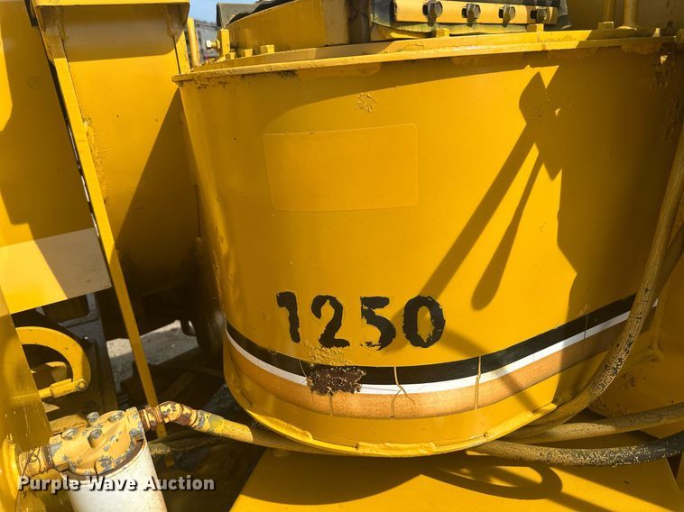 image for item EB2759 Vermeer 1250 wood chipper