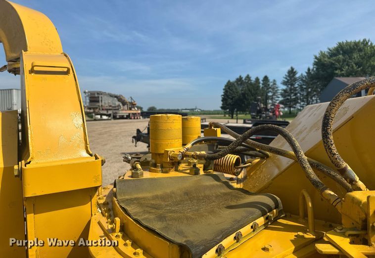 image for item EB2759 Vermeer 1250 wood chipper