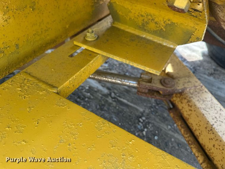 image for item EB2759 Vermeer 1250 wood chipper