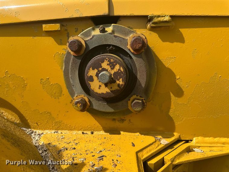 image for item EB2759 Vermeer 1250 wood chipper