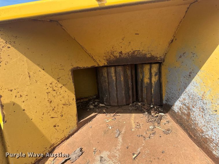 image for item EB2759 Vermeer 1250 wood chipper