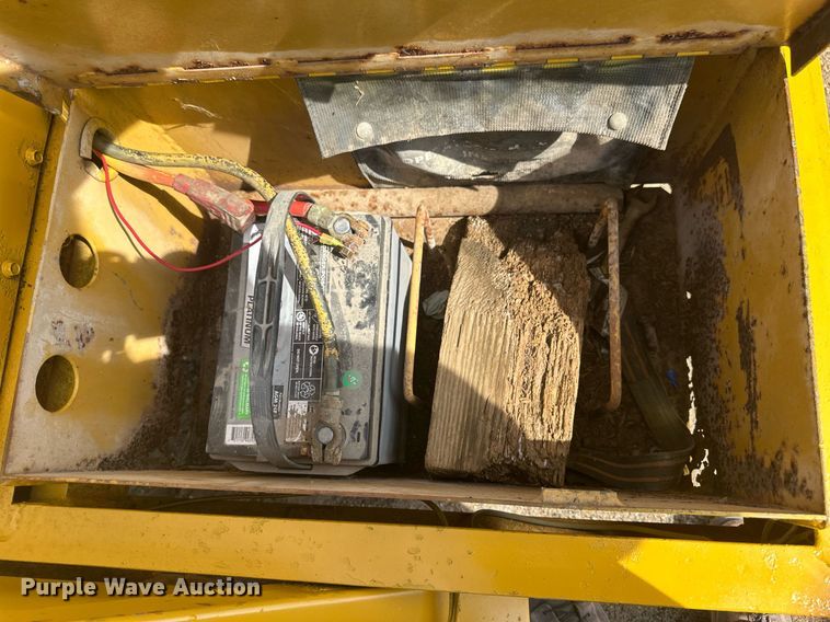 image for item EB2759 Vermeer 1250 wood chipper