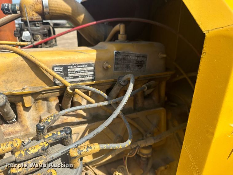 image for item EB2759 Vermeer 1250 wood chipper