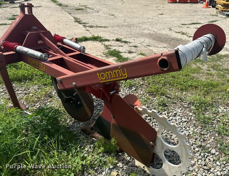 image for item EB2760 Tommy silt fence machine