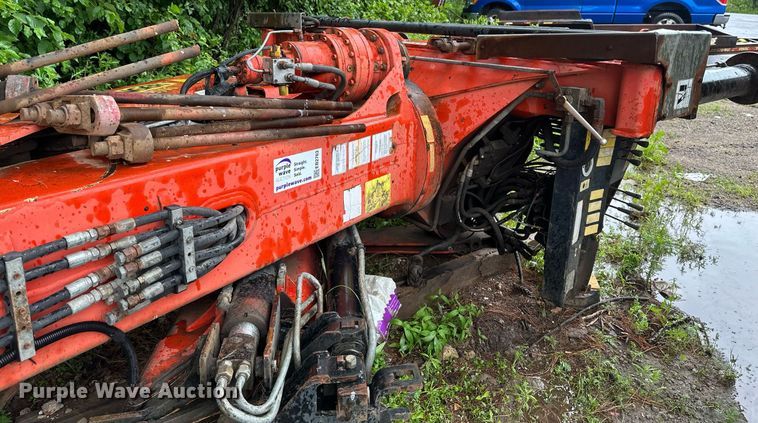 image for item EB2763 Palfinger PK3200 knuckle boom crane