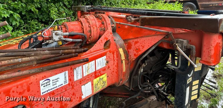 image for item EB2763 Palfinger PK3200 knuckle boom crane