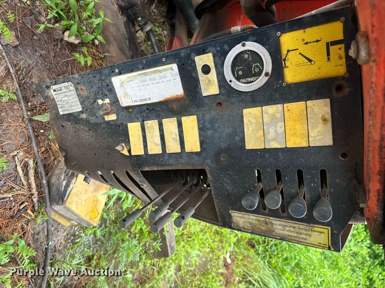 image for item EB2763 Palfinger PK3200 knuckle boom crane