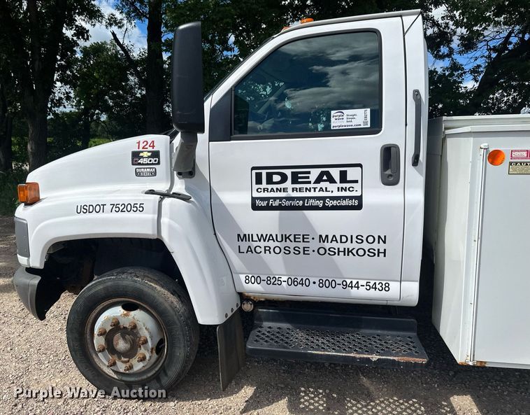 image for item EB2775 2006 Chevrolet C4500 utility / service truck
