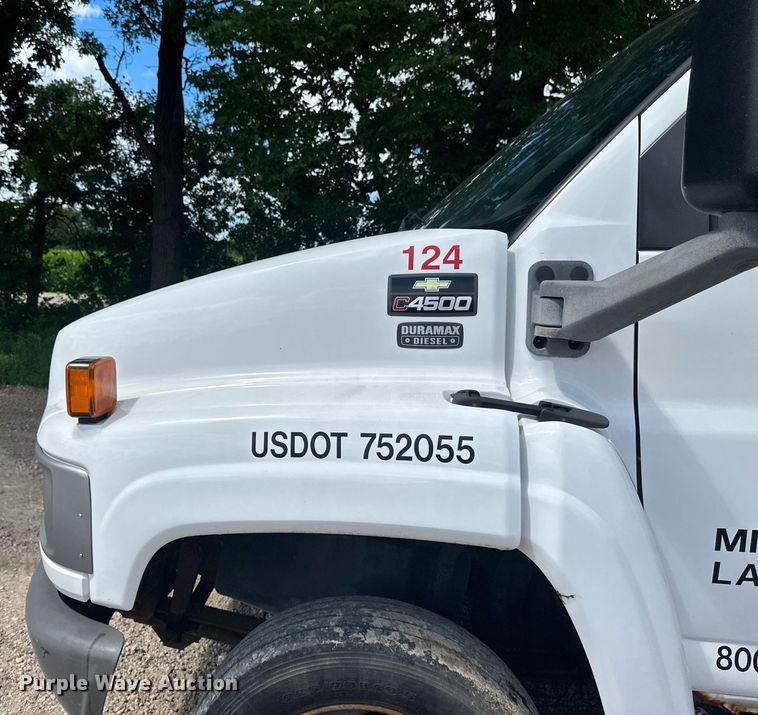 image for item EB2775 2006 Chevrolet C4500 utility / service truck