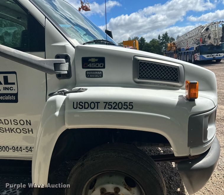 image for item EB2775 2006 Chevrolet C4500 utility / service truck