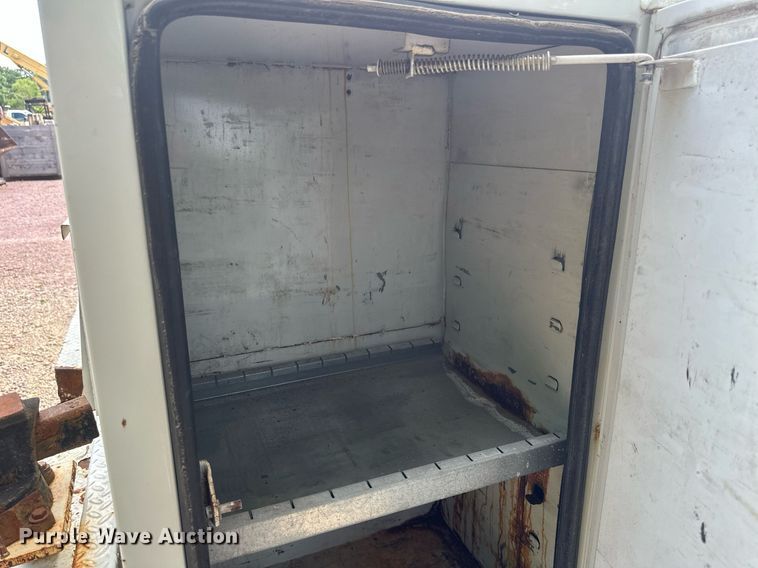 image for item EB2775 2006 Chevrolet C4500 utility / service truck