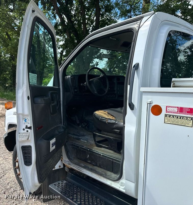 image for item EB2775 2006 Chevrolet C4500 utility / service truck