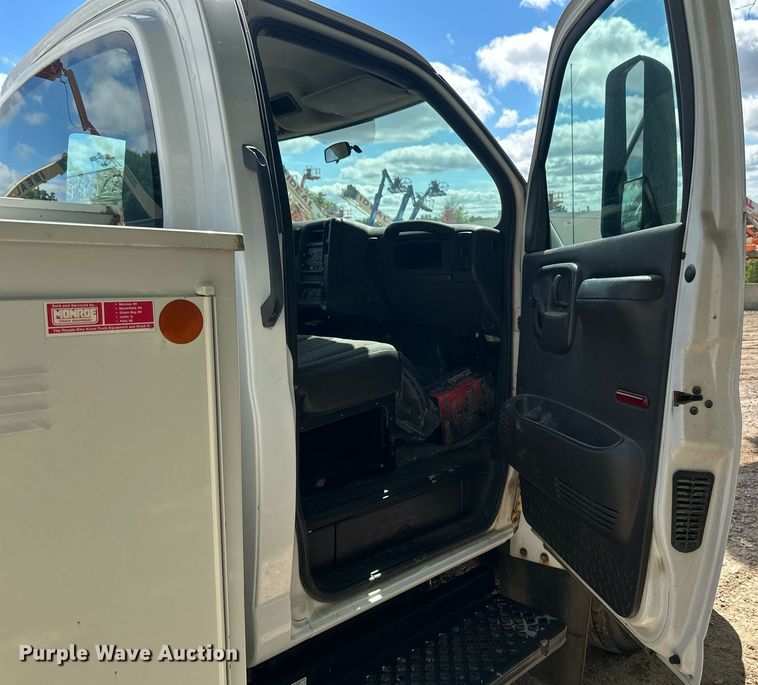 image for item EB2775 2006 Chevrolet C4500 utility / service truck