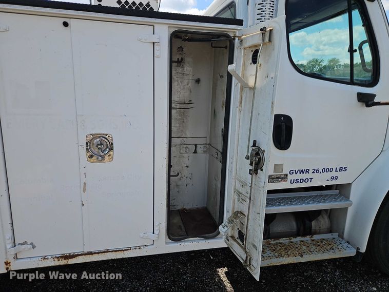 image for item EB8169 2007 Freightliner Business Class M2 utility / service truck