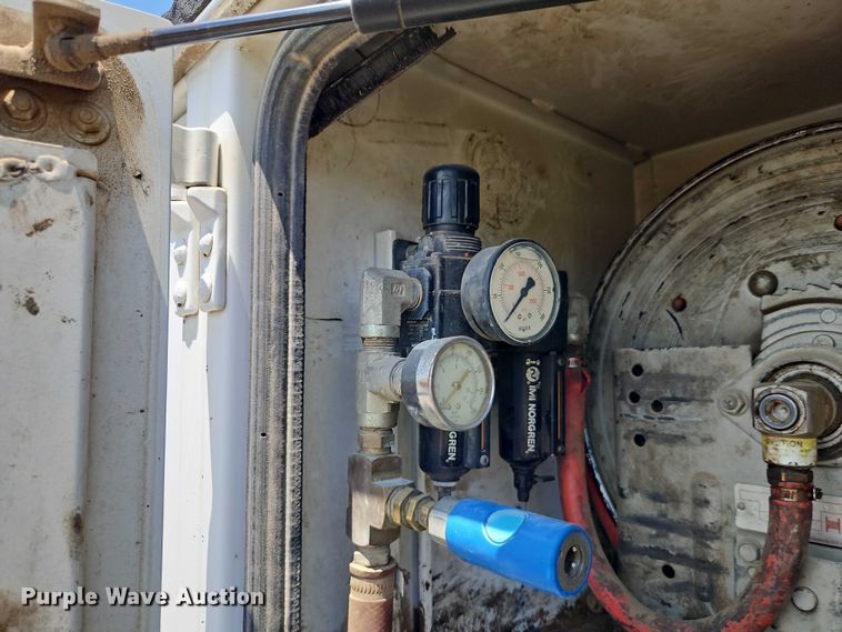 image for item EB8169 2007 Freightliner Business Class M2 utility / service truck