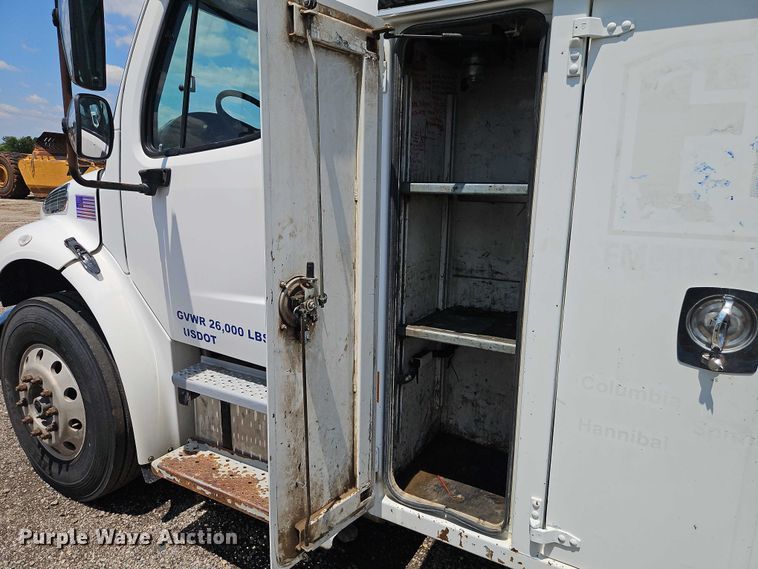 image for item EB8169 2007 Freightliner Business Class M2 utility / service truck